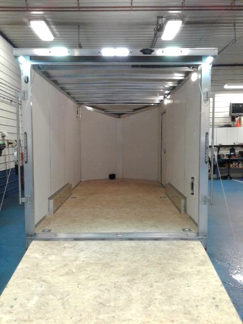 Lightning Aluminum 7.5x16 Slope V-Nose - Interior