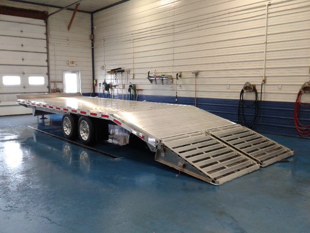 Eby 24ft Deckover 50/50 Ramps 16,000 Lb - Rear Ramps Down Eby 24ft Deckover 50/50 Ramps 16,000 Lb - Rear Ramps Down