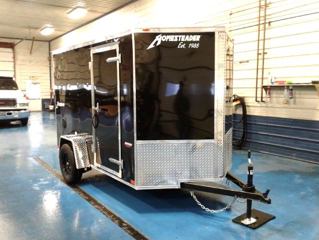 Homesteader Intrepid 6x10 V-Nose - Front