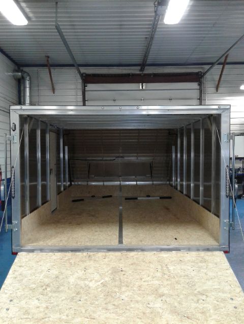 Lightning Avalanche 13ft. Snow Interior