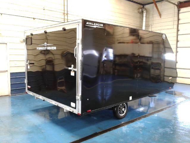 Lightning Avalanche 13ft. Snow Rear